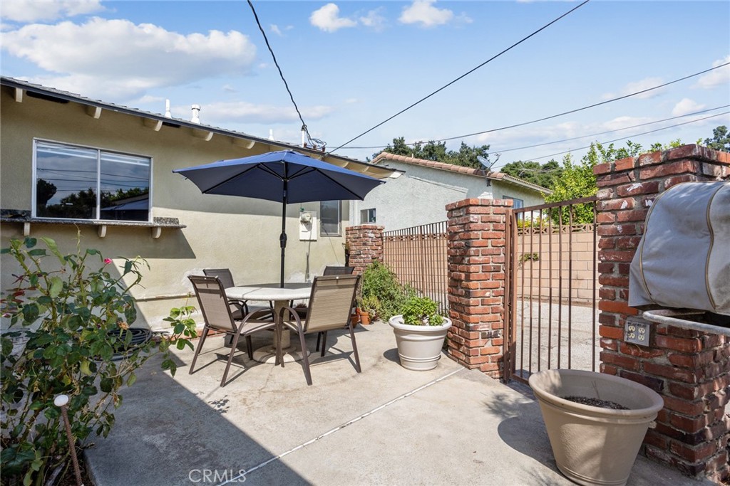 1040 E Comstock Avenue