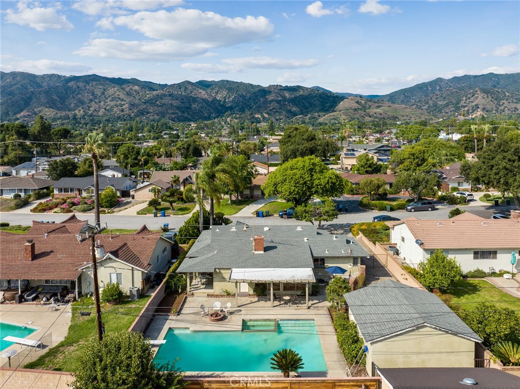 1040 E Comstock Avenue