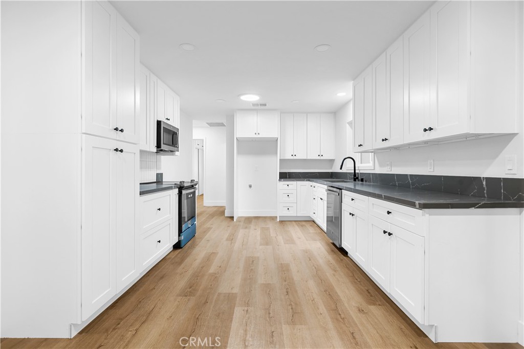 17169 Redding Street