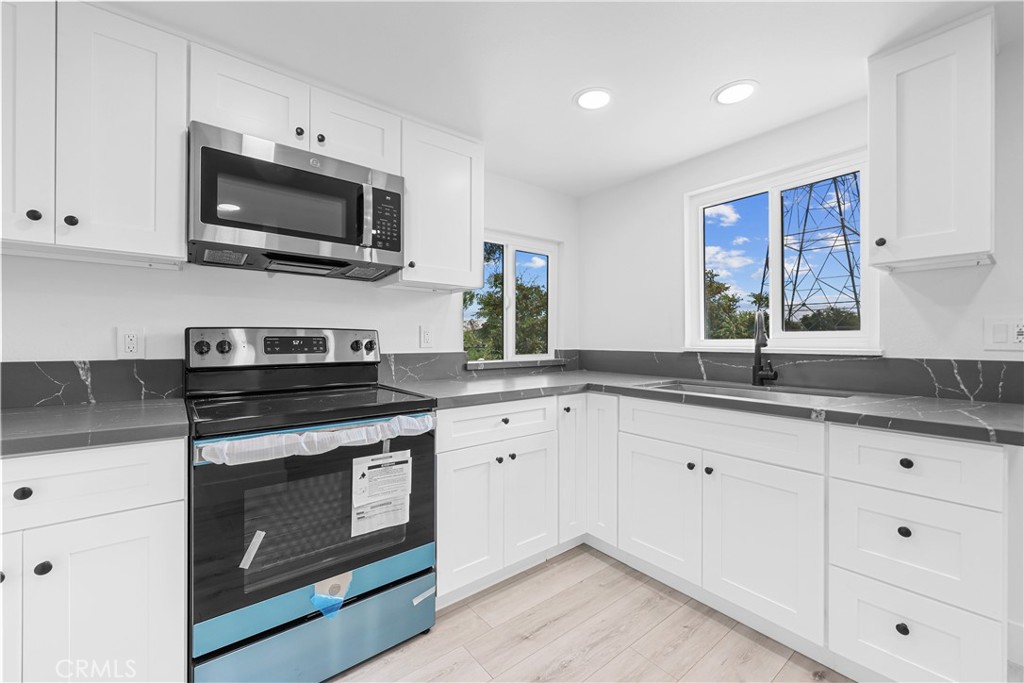 17169 Redding Street