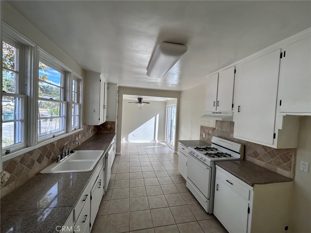 558 N Vermont Avenue