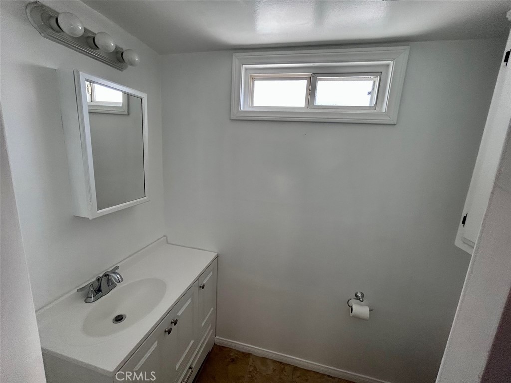 558 N Vermont Avenue