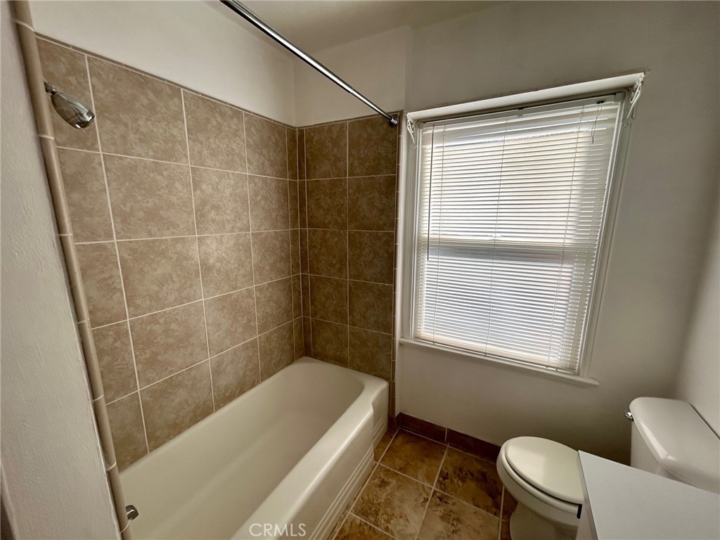 558 N Vermont Avenue