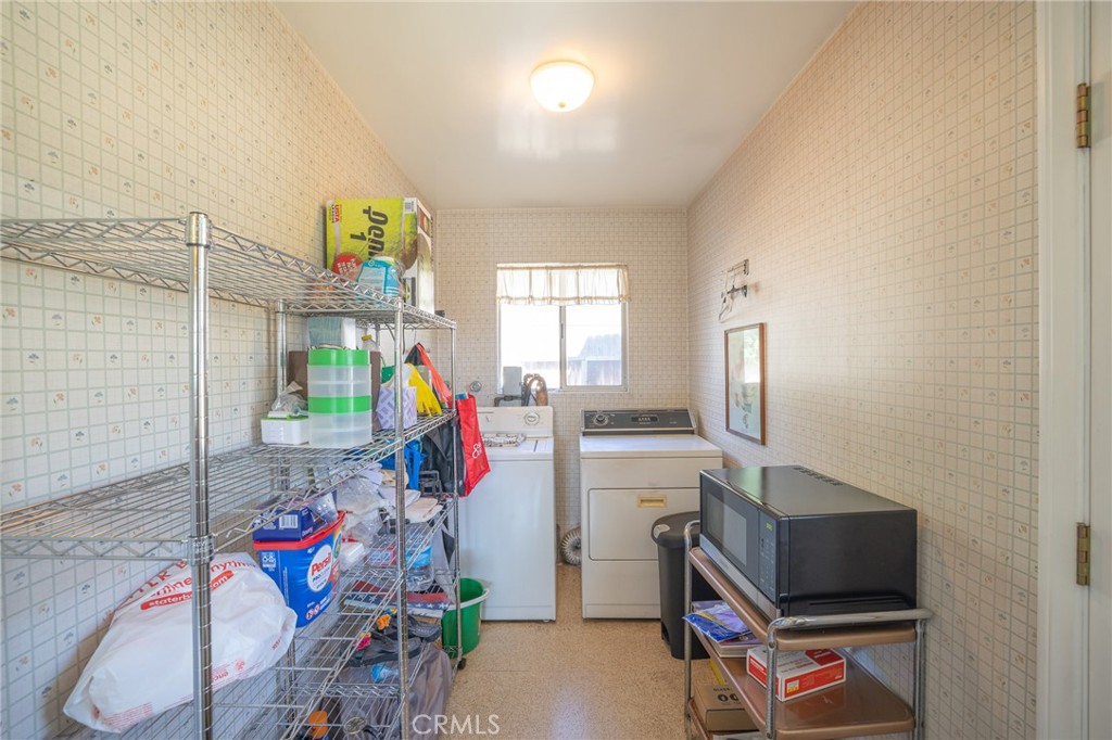 1065 W Grovecenter Street