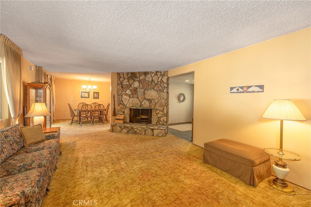 1065 W Grovecenter Street