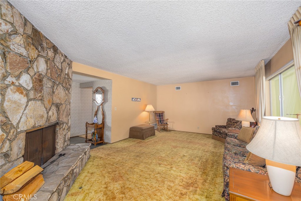 1065 W Grovecenter Street