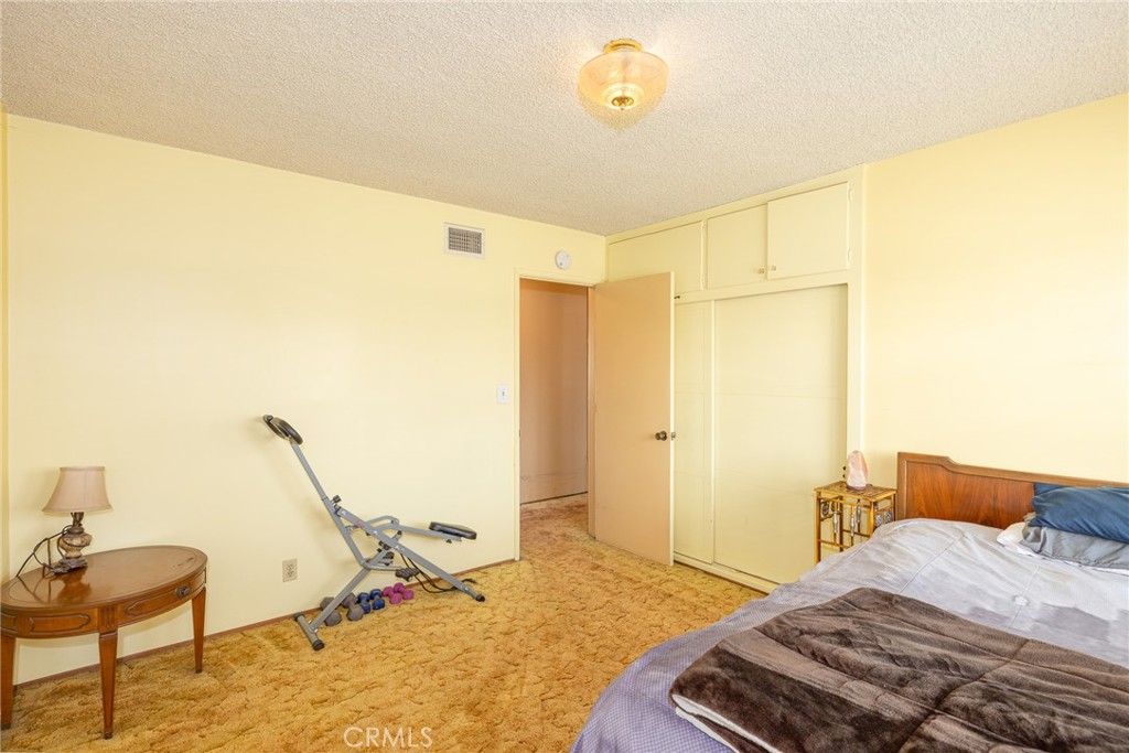 1065 W Grovecenter Street