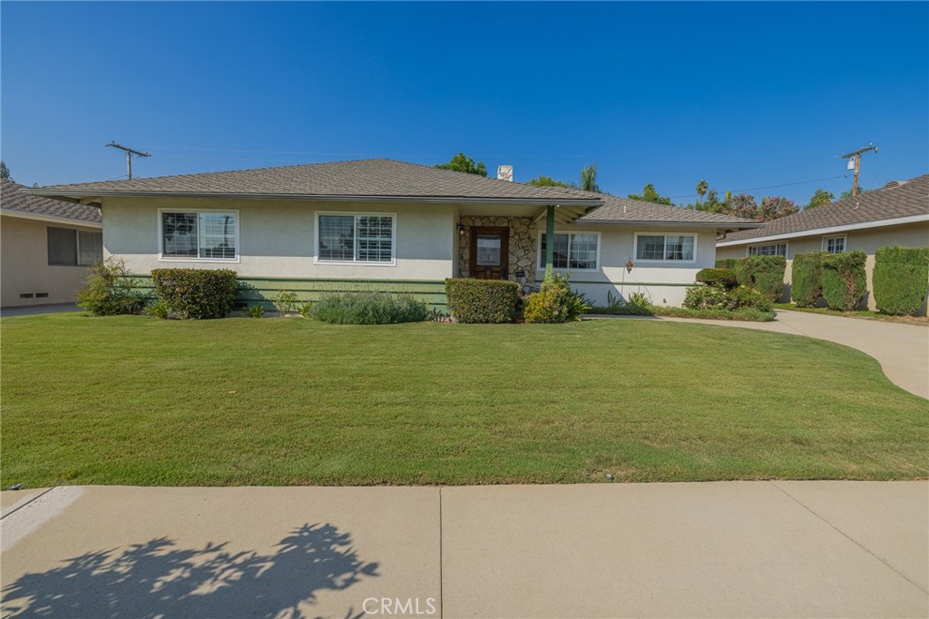 1065 W Grovecenter Street