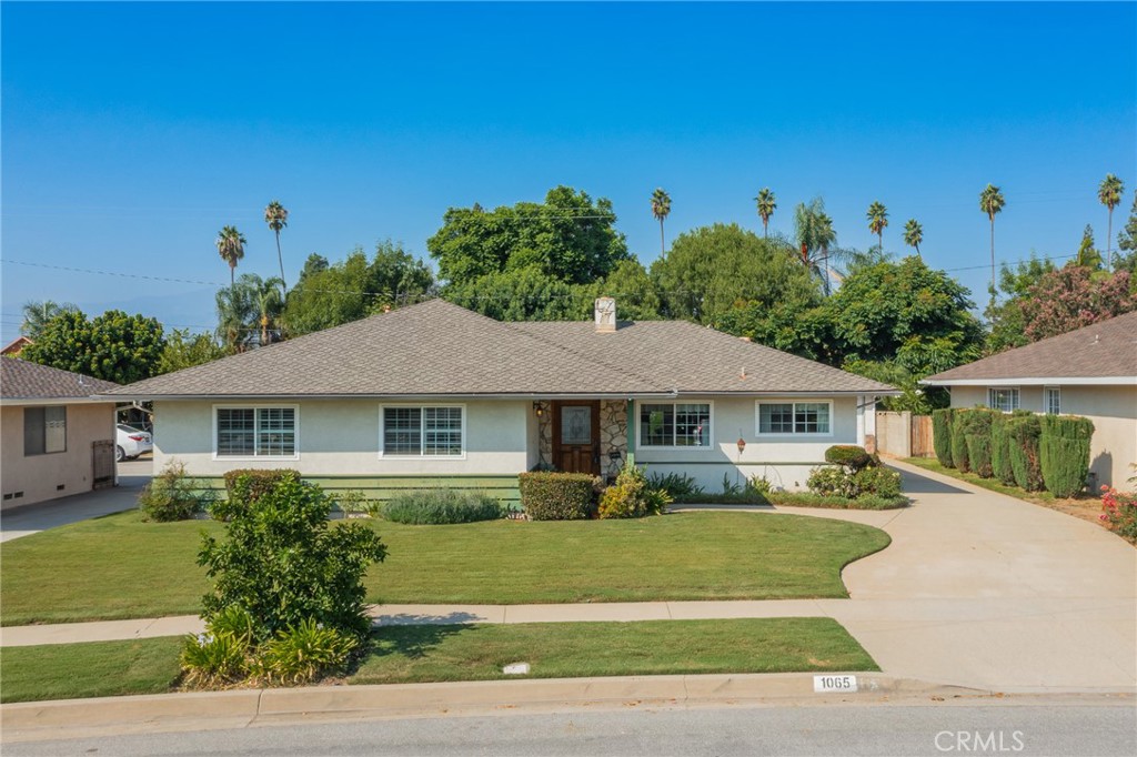 1065 W Grovecenter Street