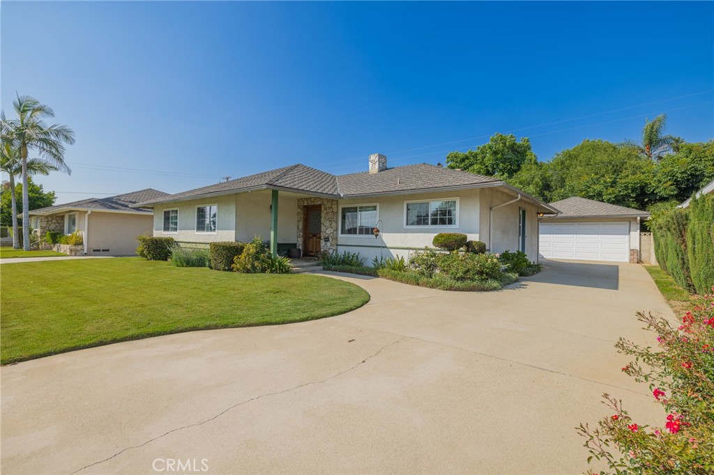 1065 W Grovecenter Street