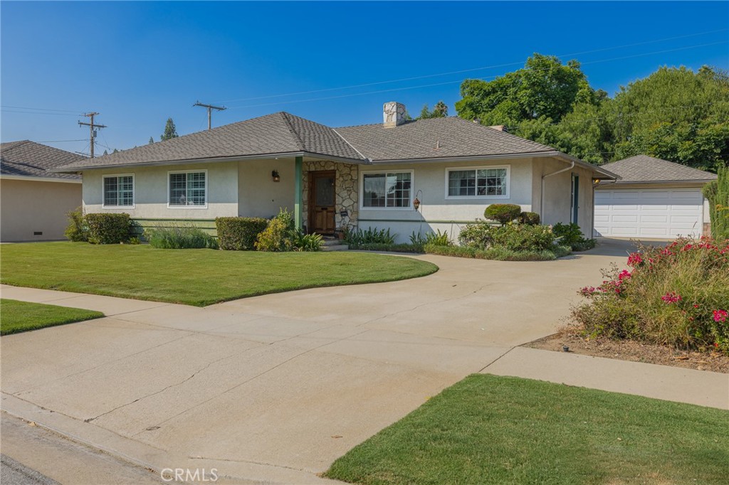 1065 W Grovecenter Street