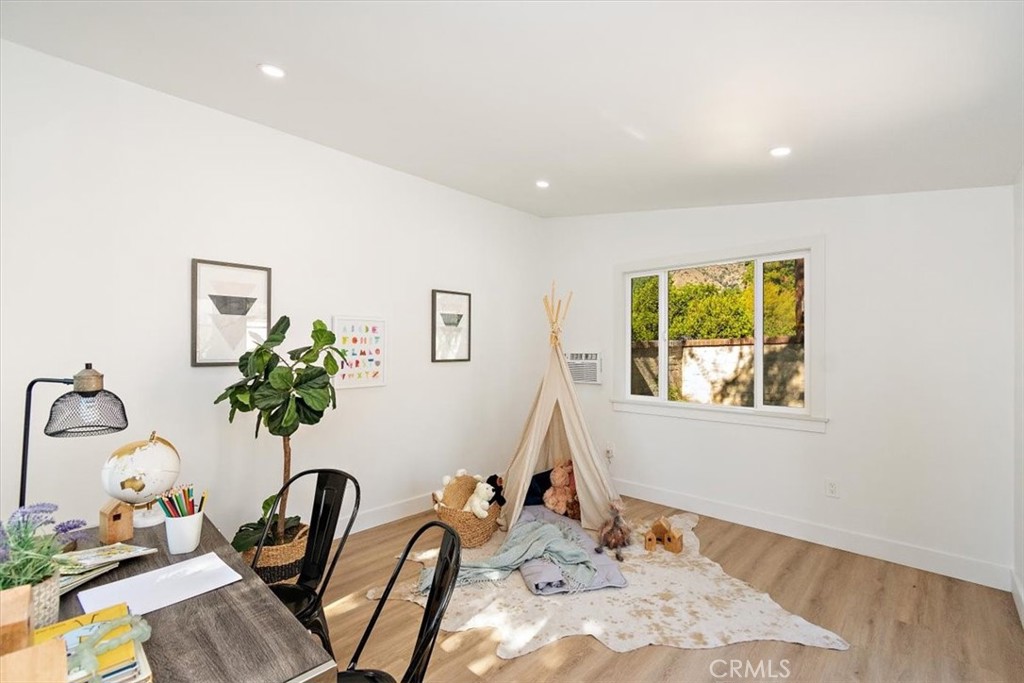 515 N Glendora Avenue