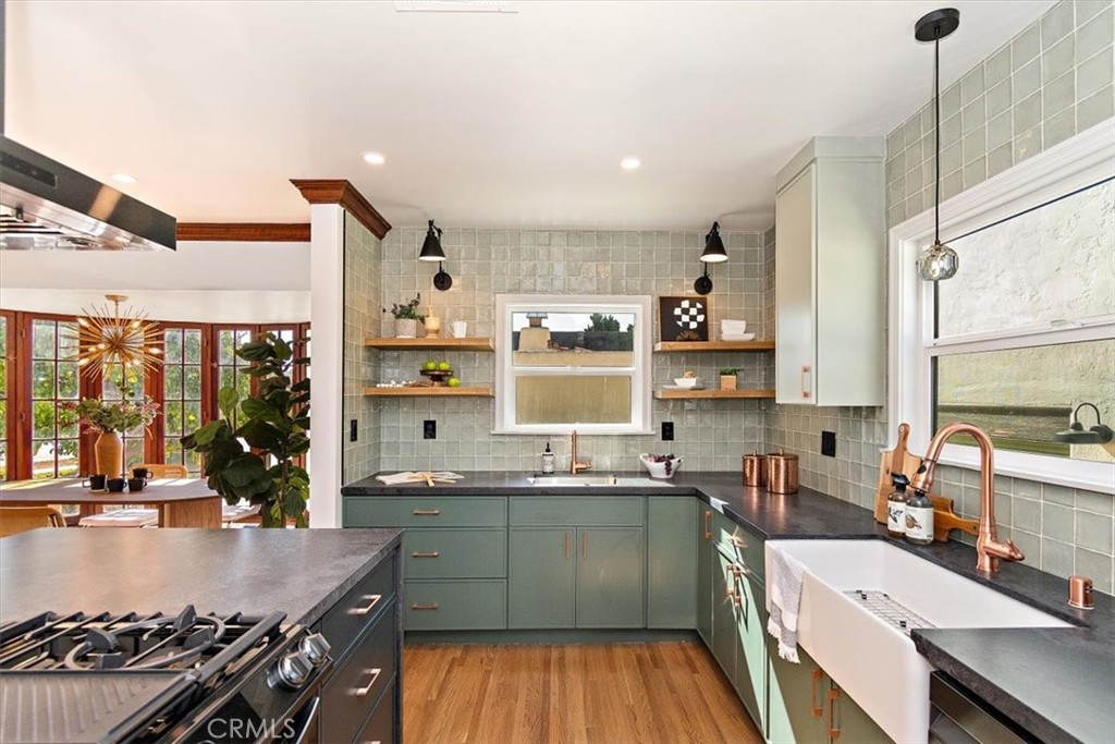 515 N Glendora Avenue