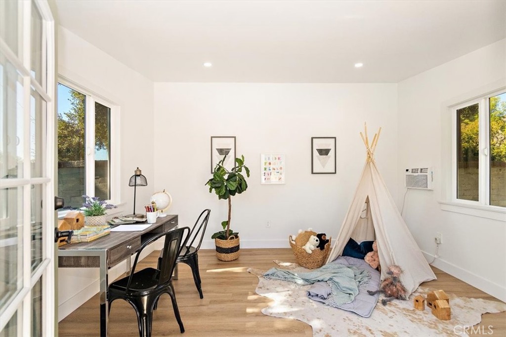 515 N Glendora Avenue