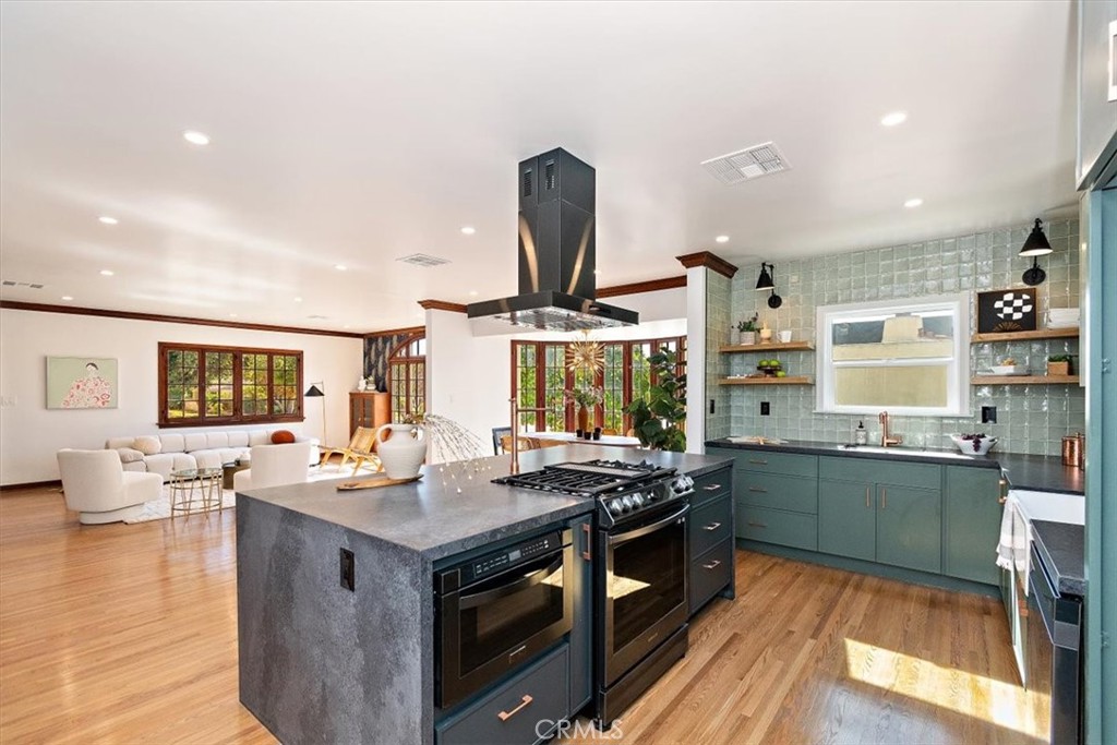 515 N Glendora Avenue