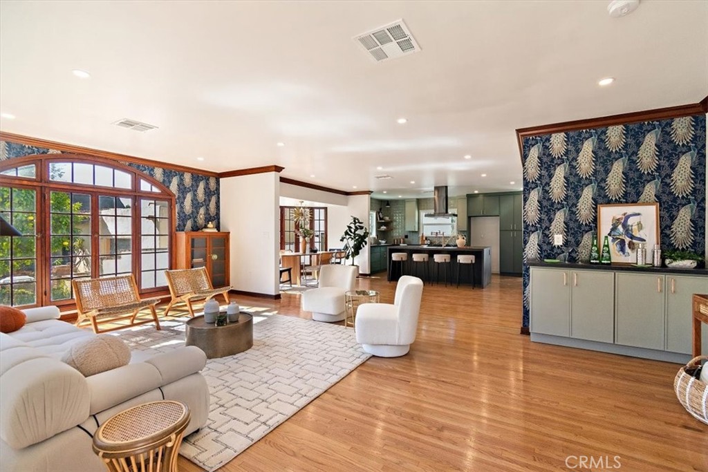 515 N Glendora Avenue