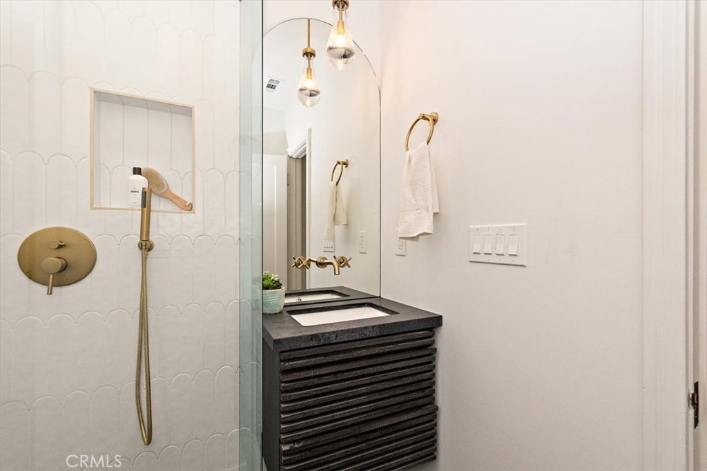 515 N Glendora Avenue