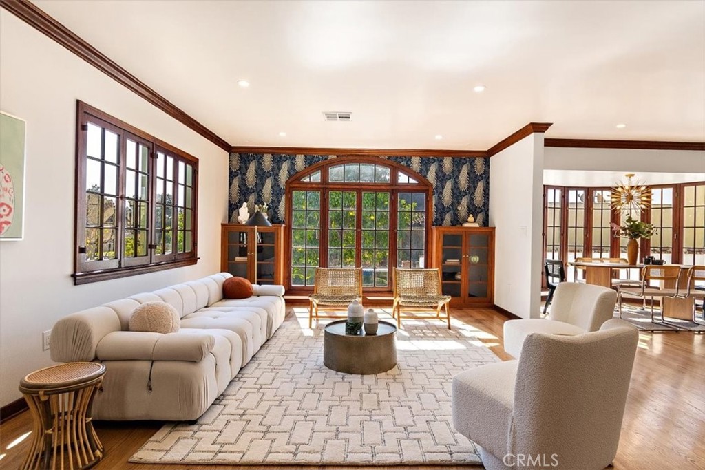 515 N Glendora Avenue