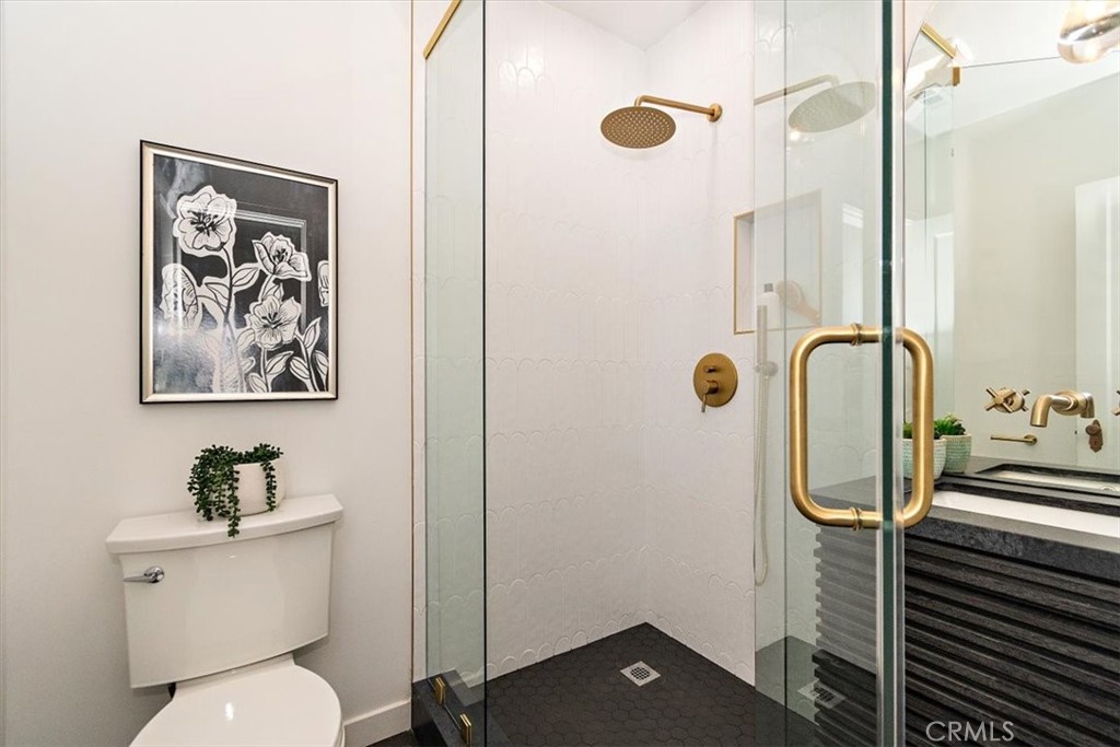 515 N Glendora Avenue