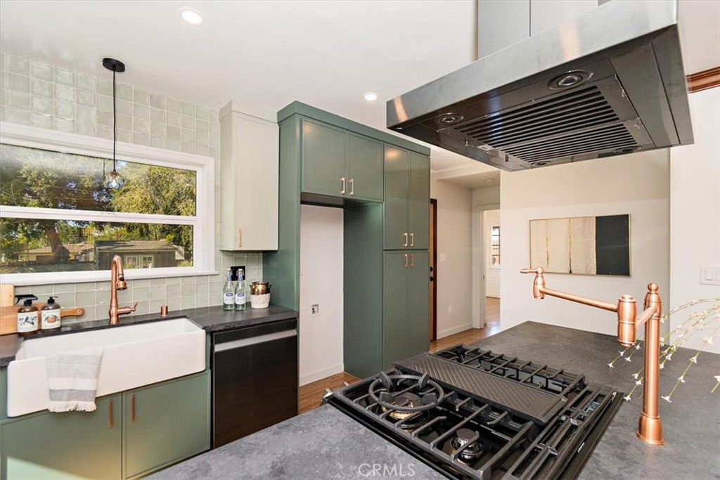 515 N Glendora Avenue