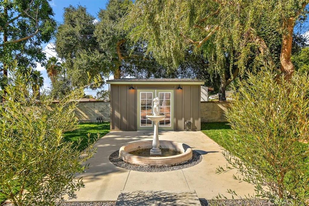 515 N Glendora Avenue