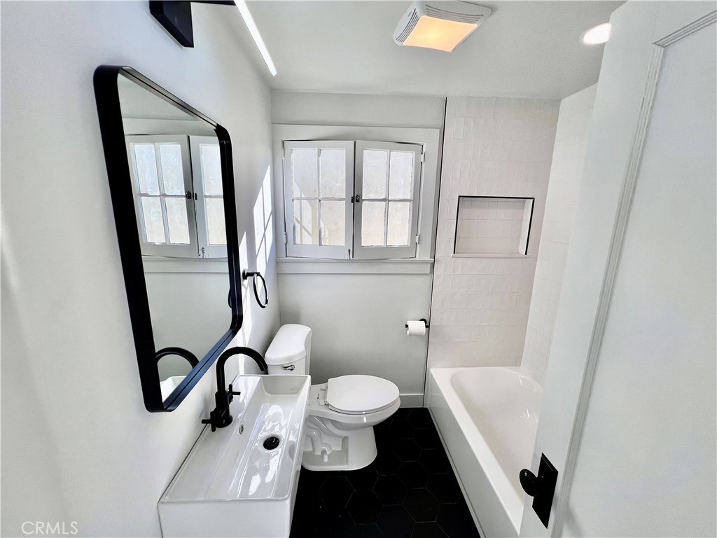 515 N Glendora Avenue