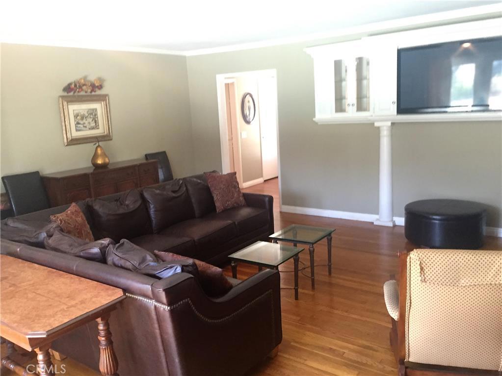 1151 E Comstock Avenue