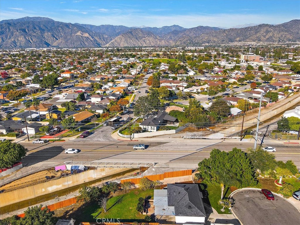 5569 N Rimsdale Avenue