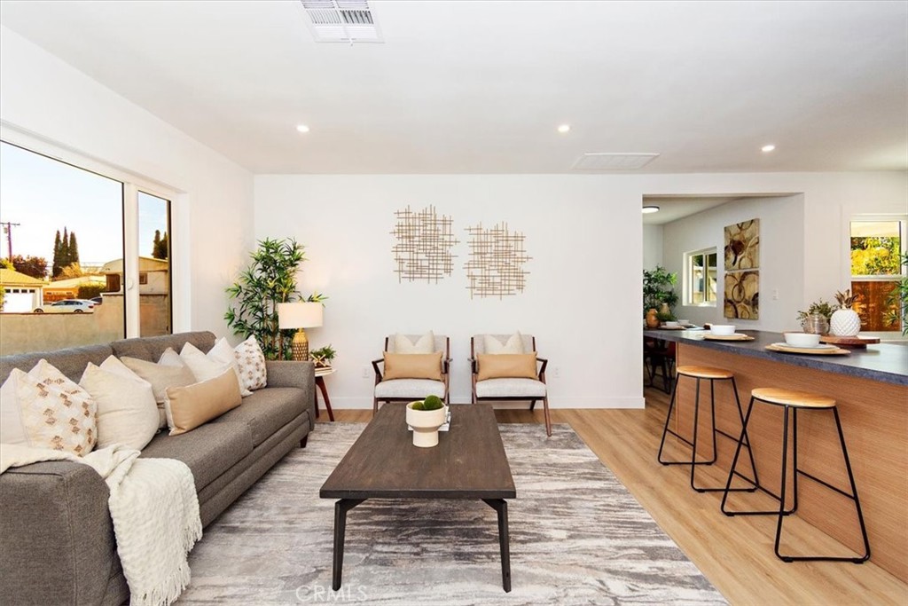 5569 N Rimsdale Avenue