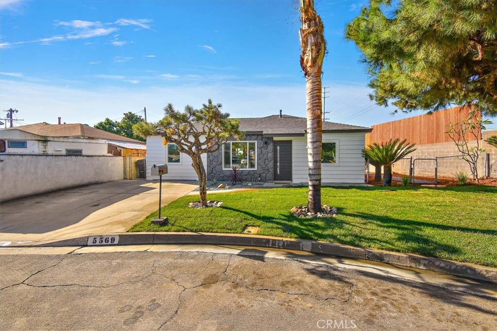 5569 N Rimsdale Avenue