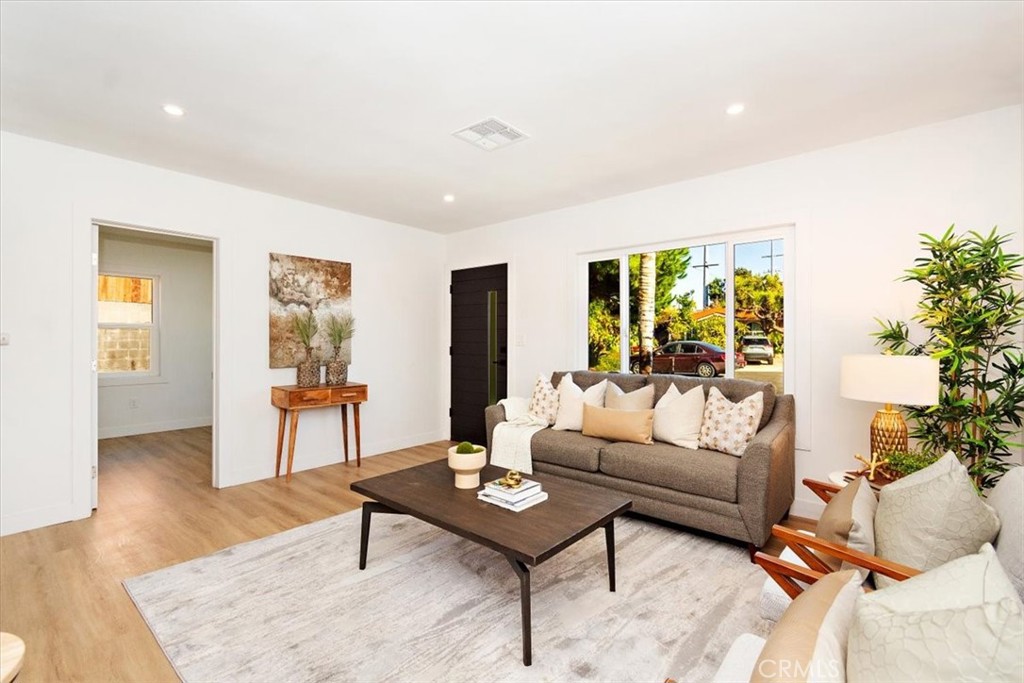 5569 N Rimsdale Avenue