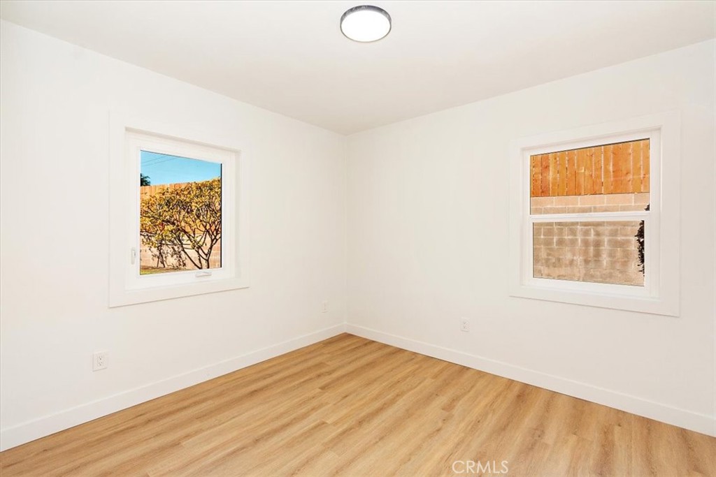 5569 N Rimsdale Avenue