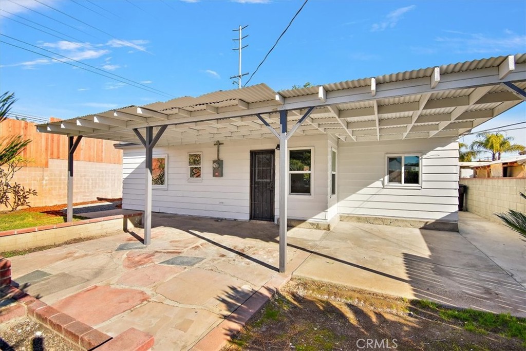 5569 N Rimsdale Avenue