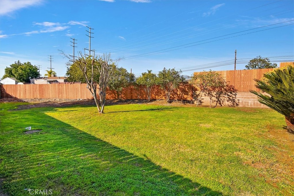 5569 N Rimsdale Avenue