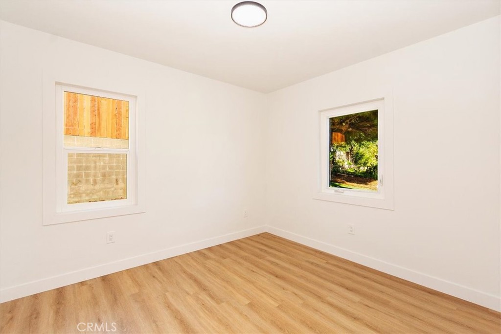 5569 N Rimsdale Avenue