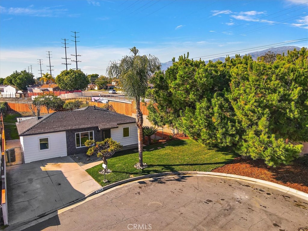 5569 N Rimsdale Avenue