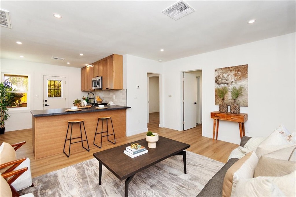 5569 N Rimsdale Avenue