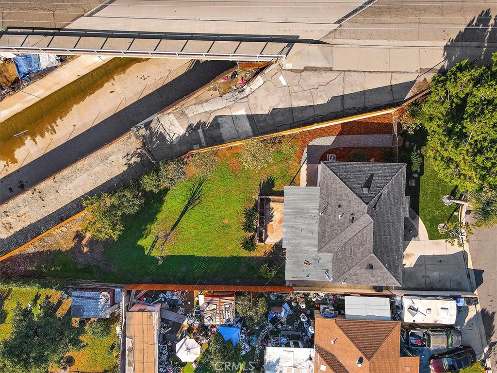 5569 N Rimsdale Avenue