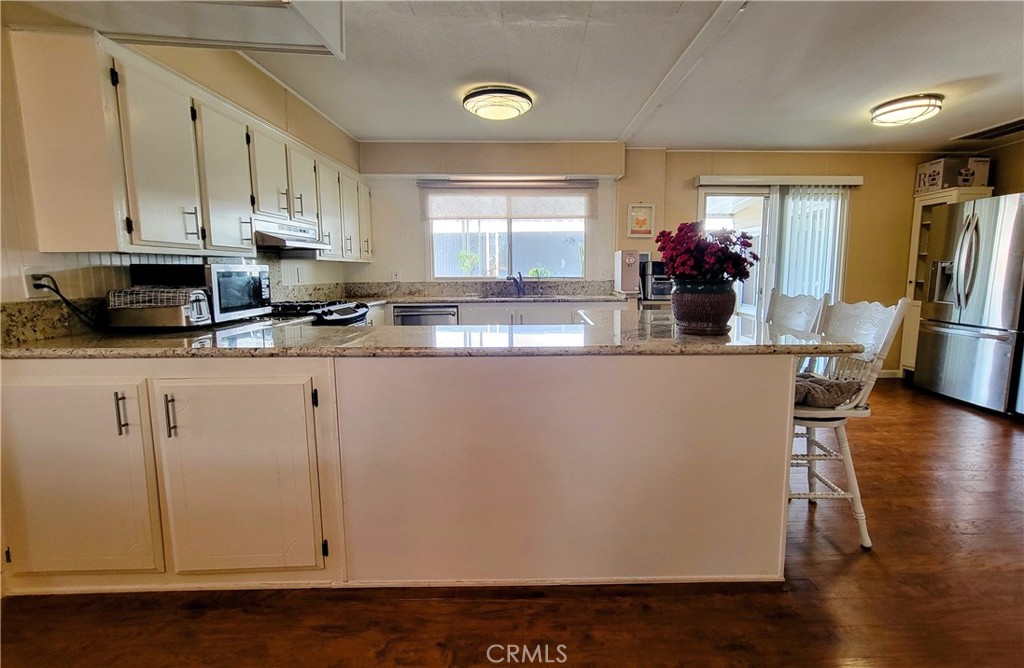 7271 Katella Avenue 97