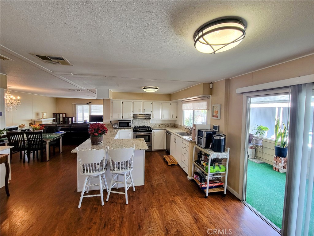 7271 Katella Avenue 97