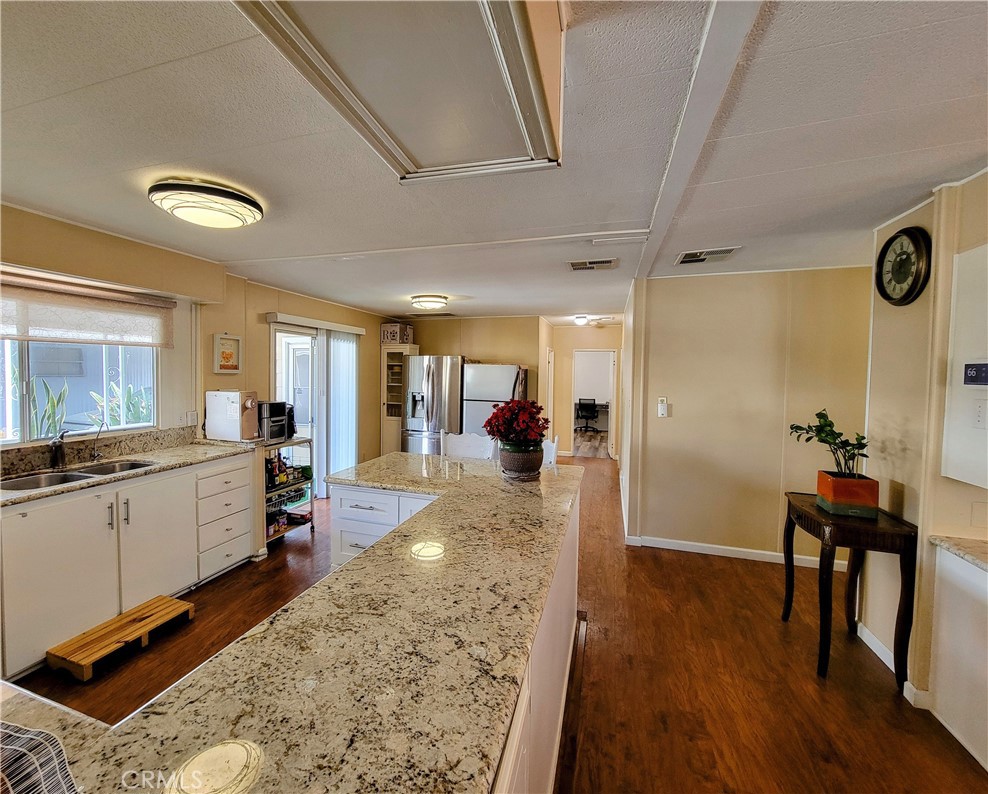 7271 Katella Avenue 97