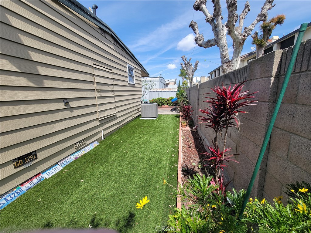 7271 Katella Avenue 97