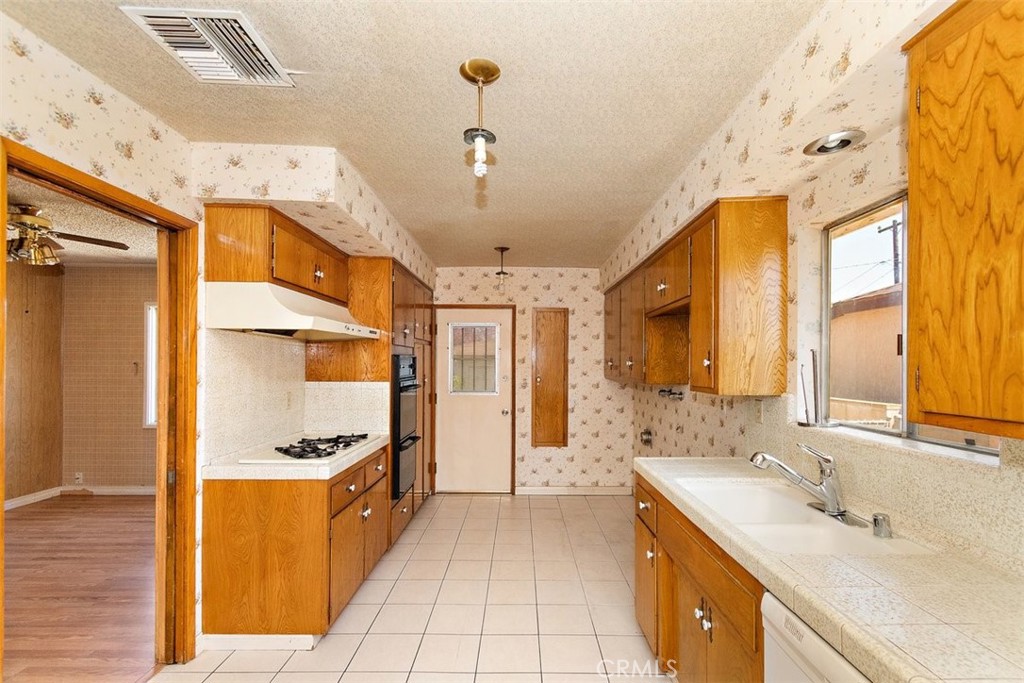 1116 S Cordova Street