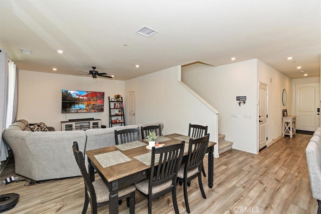 1046 W Buttercup Lane