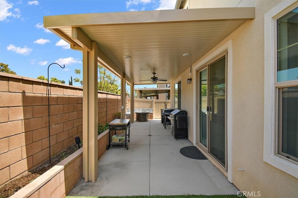 1046 W Buttercup Lane