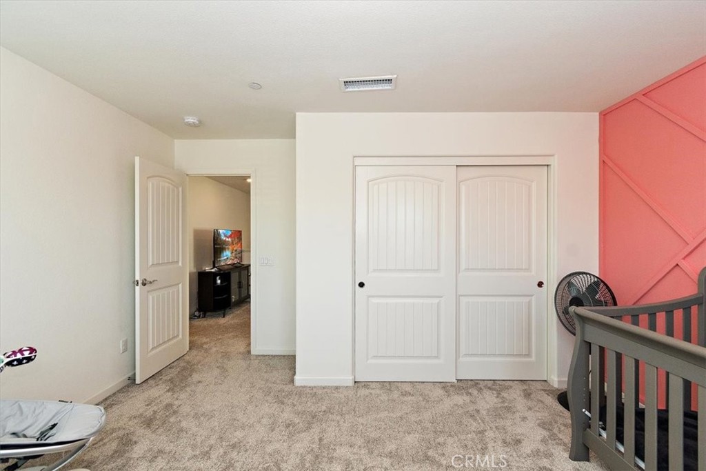 1046 W Buttercup Lane