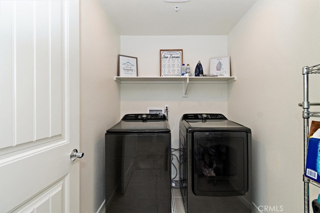 1046 W Buttercup Lane