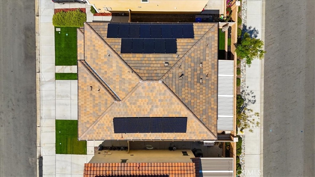 1046 W Buttercup Lane