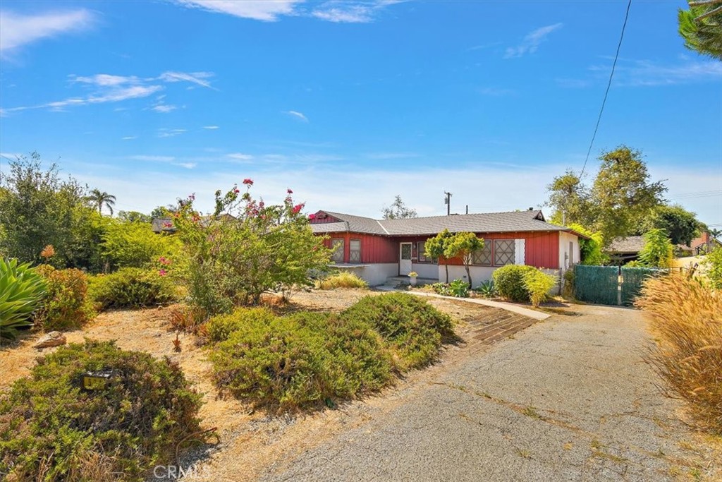 534 E Juanita Avenue