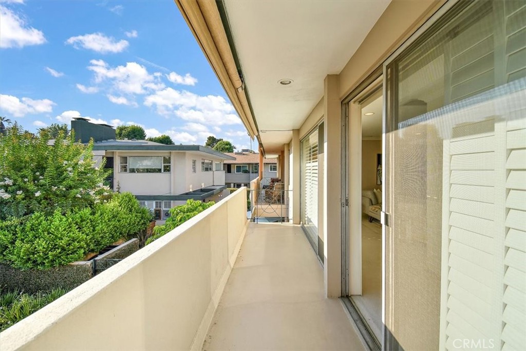 1000 S Orange Grove Boulevard 10